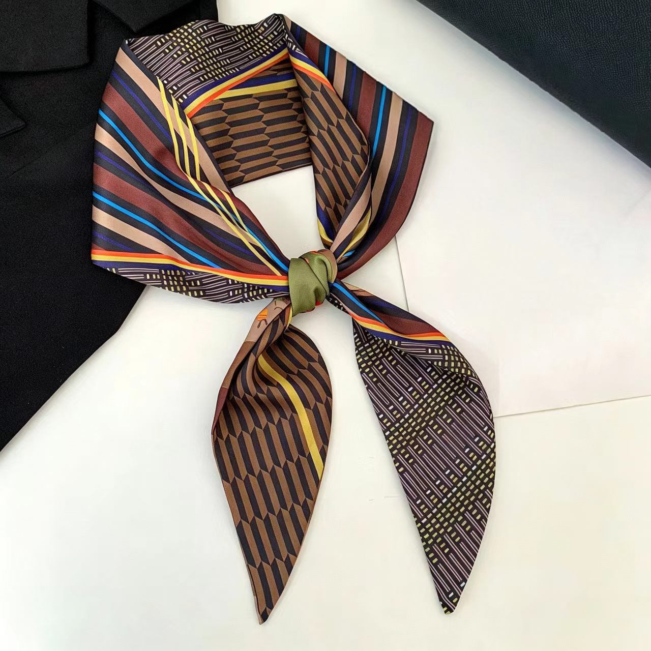 Lenço de Seda Luxuoso Estampad - Ribbon Wired Satin avaliação e preço